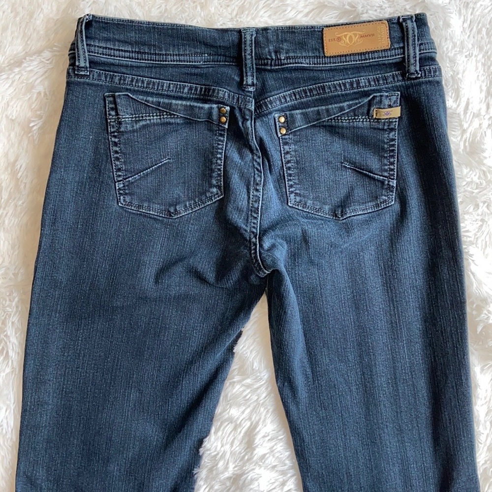 Divine Rights Commitment Low-Rise Bootcut Size 28 - image 5